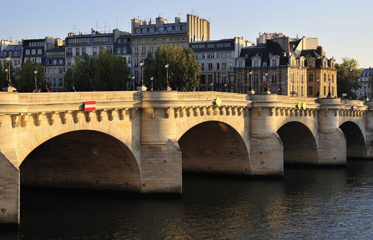 The Fascinating History of Pont Neuf, Paris’s Oldest Bridge (400 Years Old)